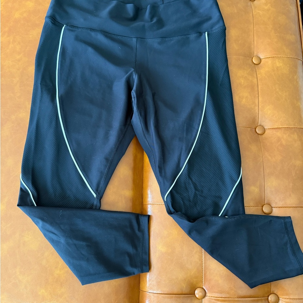 Old Navy High-Waisted PowerSoft Rib Mix 7/8 Leggings - Picture 3 of 6